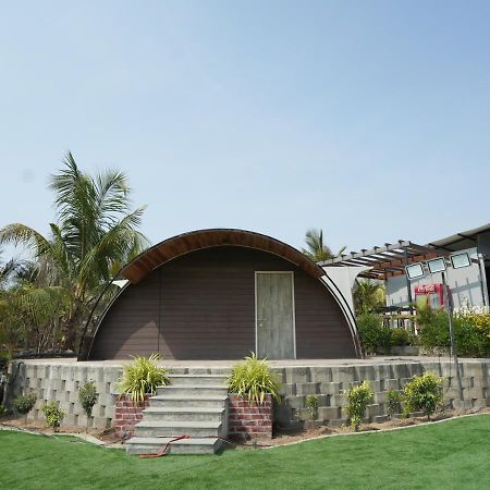Palm Beach Resort Valsad Dış mekan fotoğraf