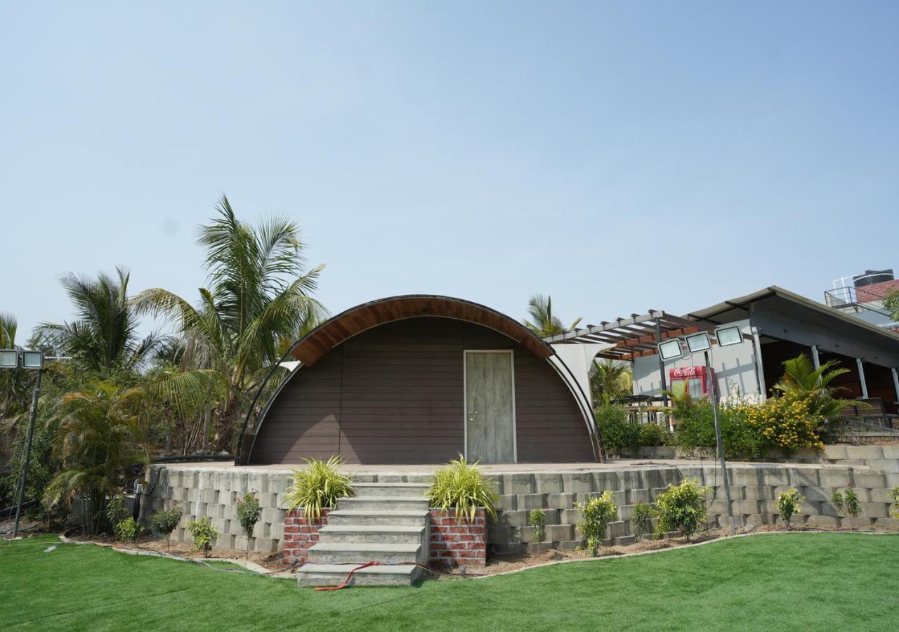 Palm Beach Resort Valsad Dış mekan fotoğraf
