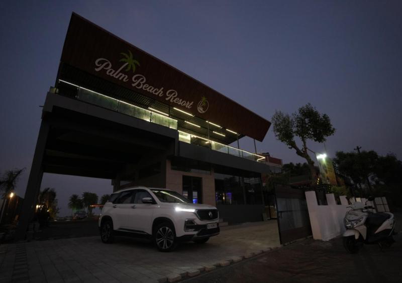 Palm Beach Resort Valsad Dış mekan fotoğraf